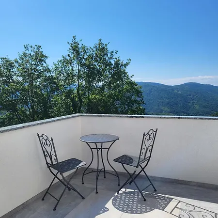 Stella Vittoria Apartma *